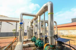 Die mechanische Ausrüstung der Biogas-Stromerzeugungsanlage ist bei einem neuen Energiekonzern in Betrieb