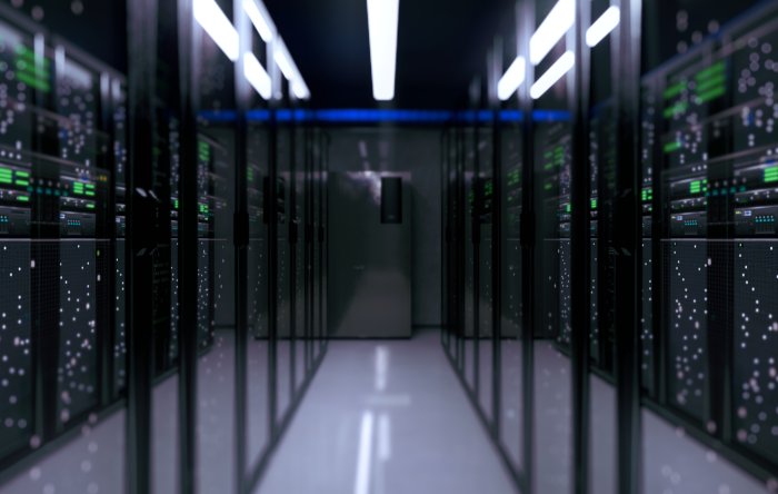 Foto eines Maschinenteiles in PowerUP-Lager, symbolisiert zuverlässige Ersatzteilversorgung für Data Center