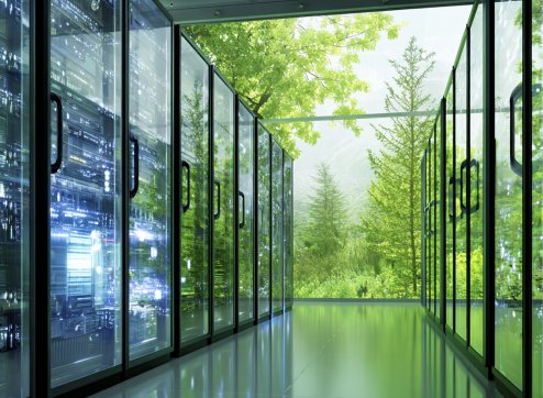 Fotografie eines modernen, grünen Rechenzentrums, beleuchtet in sanftem Blau, symbolisiert umweltbewusstes Datenmanagement.